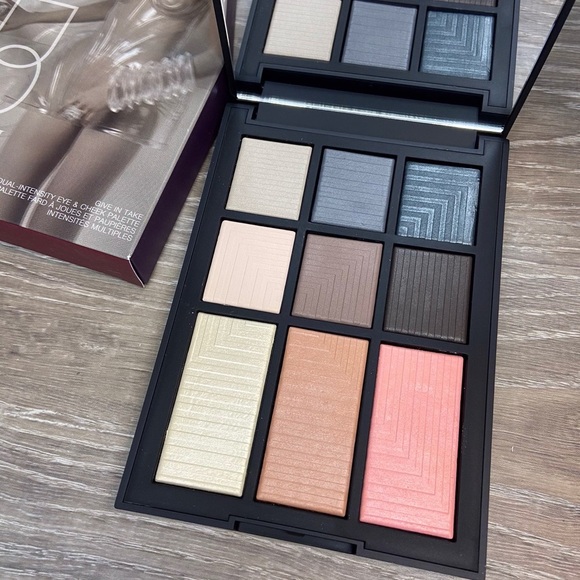 Nars Sarah Moon Give In Take Dual-Intensity Eyeshadow & Cheek Palette Limited - Picture 1 of 6